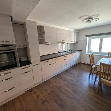 Elkes Nest Apartment